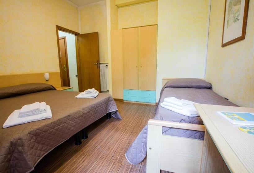 חדר סטנדרט לשלושה, La Tavernetta Dei Ronchi