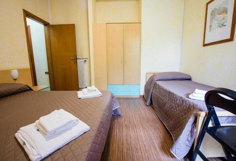 חדר סטנדרט לשלושה, La Tavernetta Dei Ronchi