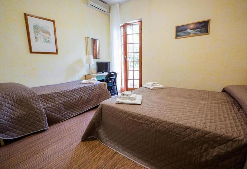 חדר סטנדרט לשלושה, La Tavernetta Dei Ronchi