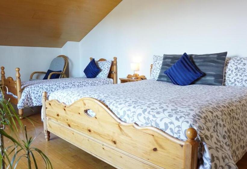 اتاق سهنفرۀ استاندارد با سرویس بهداشتی بیرون از اتاق, La Pecora Nera Bed & Breakfast Belluno