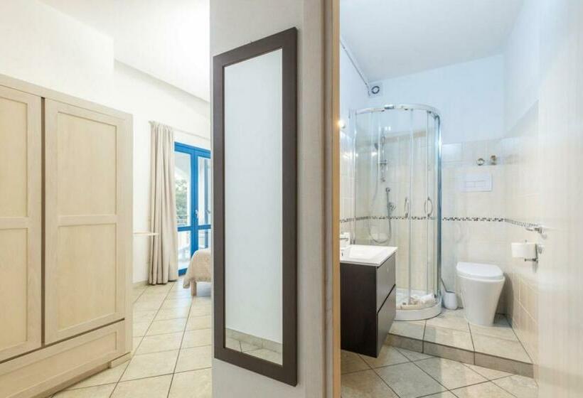 غرفة قياسية مزوَّدة بتراس, B&b Elianto