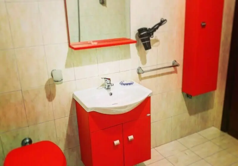 اتاق استاندارد چهار تخته, Central Isernia