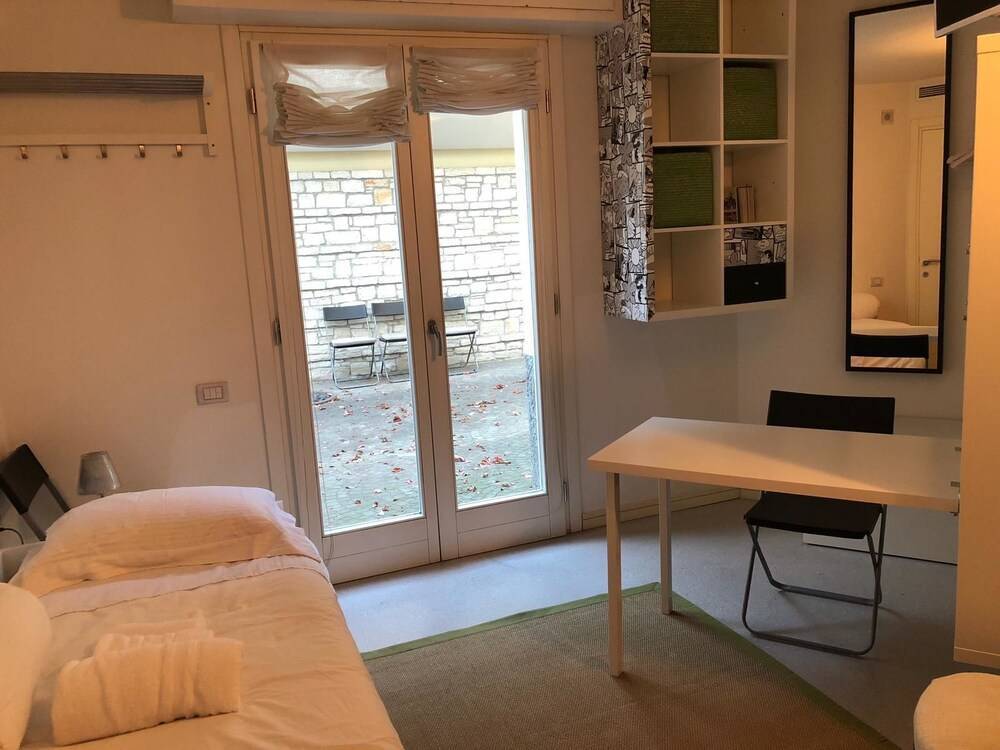 インサイドデラックスルーム, At 9