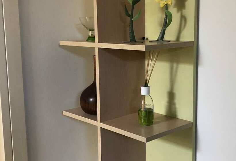 インサイドデラックスルーム, At 9