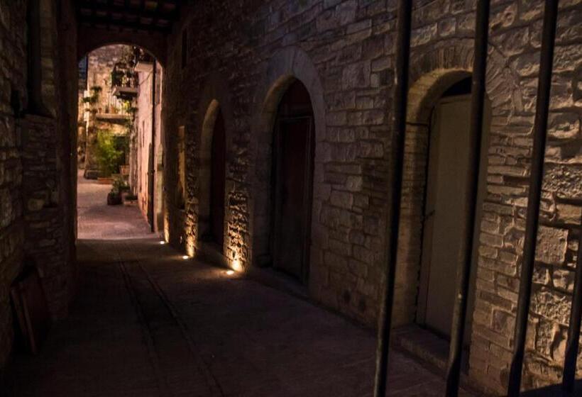 اتاق استاندارد, Residenza La Corte Assisi