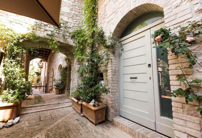 اتاق استاندارد, Residenza La Corte Assisi