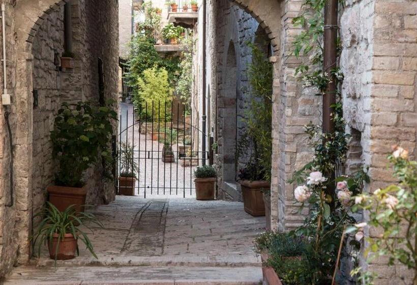 اتاق لوکس با تخت بزرگ, Residenza La Corte Assisi