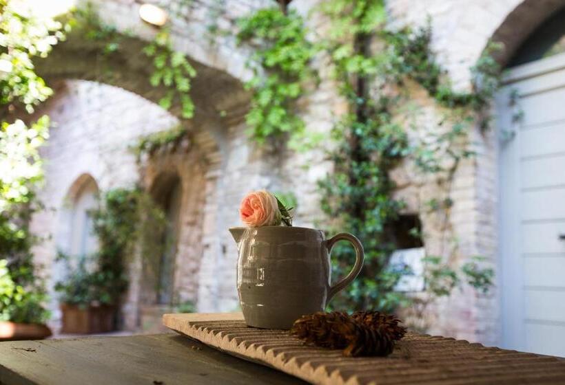 اتاق استاندارد, Residenza La Corte Assisi