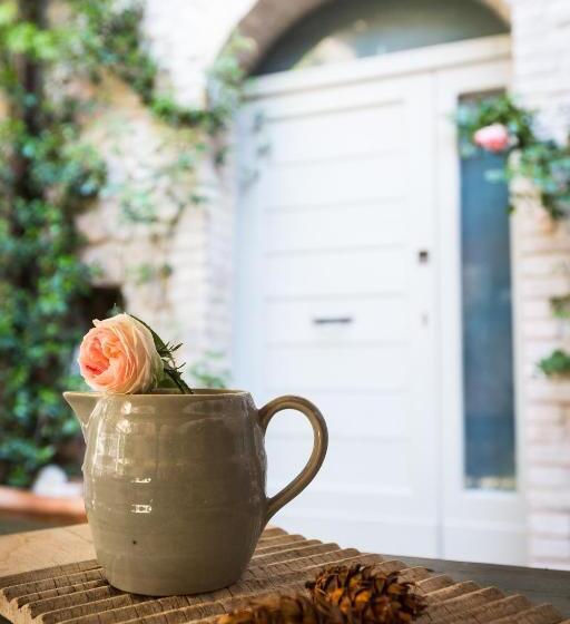 اتاق استاندارد, Residenza La Corte Assisi