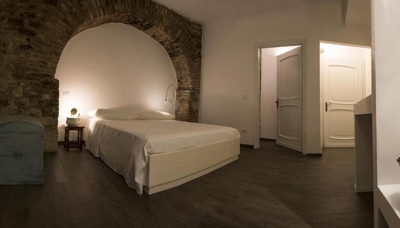 اتاق لوکس با تخت بزرگ, Residenza La Corte Assisi