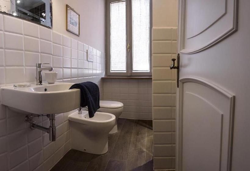 اتاق لوکس با تخت بزرگ, Residenza La Corte Assisi