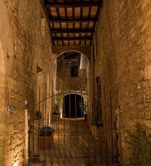 اتاق لوکس با تخت بزرگ, Residenza La Corte Assisi