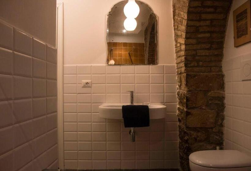 اتاق لوکس با تخت بزرگ, Residenza La Corte Assisi