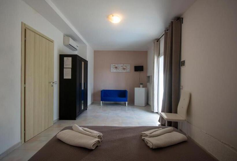 Четырехместный Номер Классик, Torre Del Lago