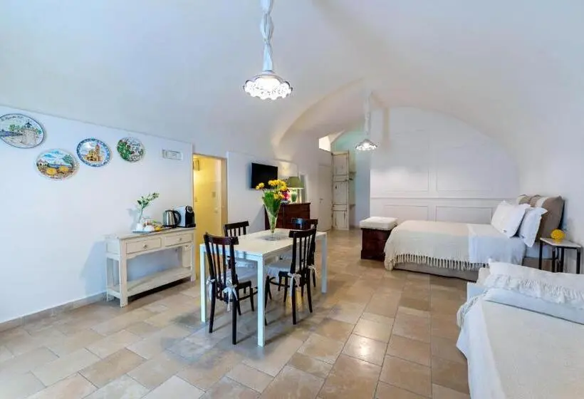 デラックススタジオ, Le Marinelle Trani B&b