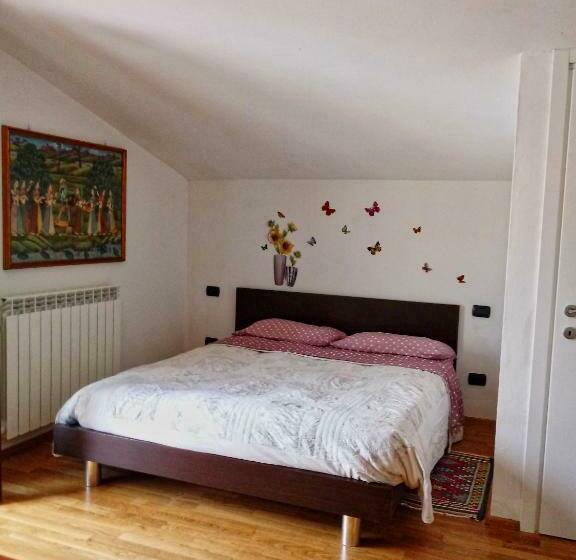 اتاق استاندارد, Sally S B&b