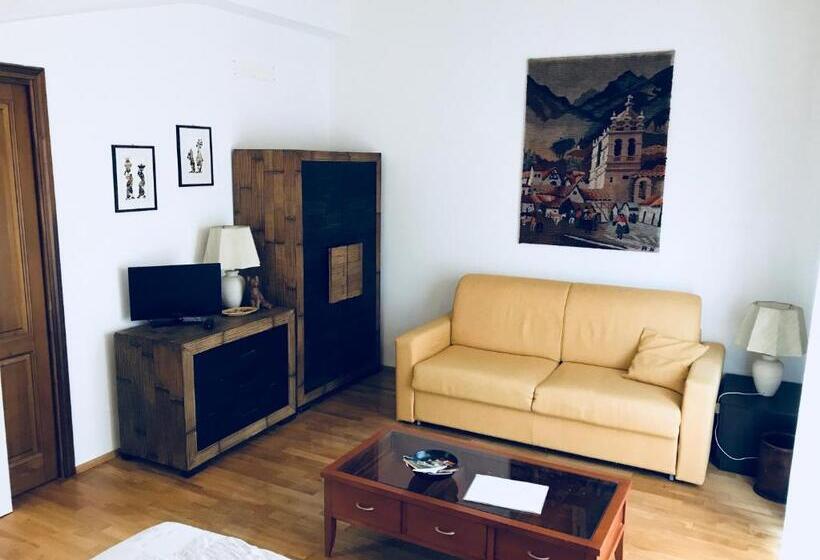 غرفة قياسية, Sally S B&b