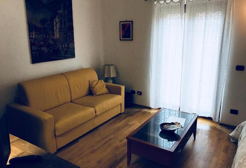 غرفة قياسية, Sally S B&b