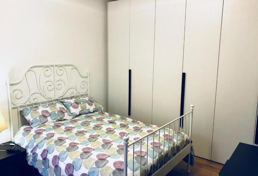 اتاق استاندارد سه نفره, Sally S B&b