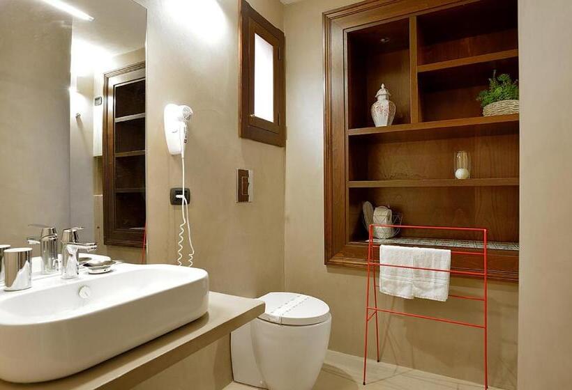 Номер Стандарт, Casarealia