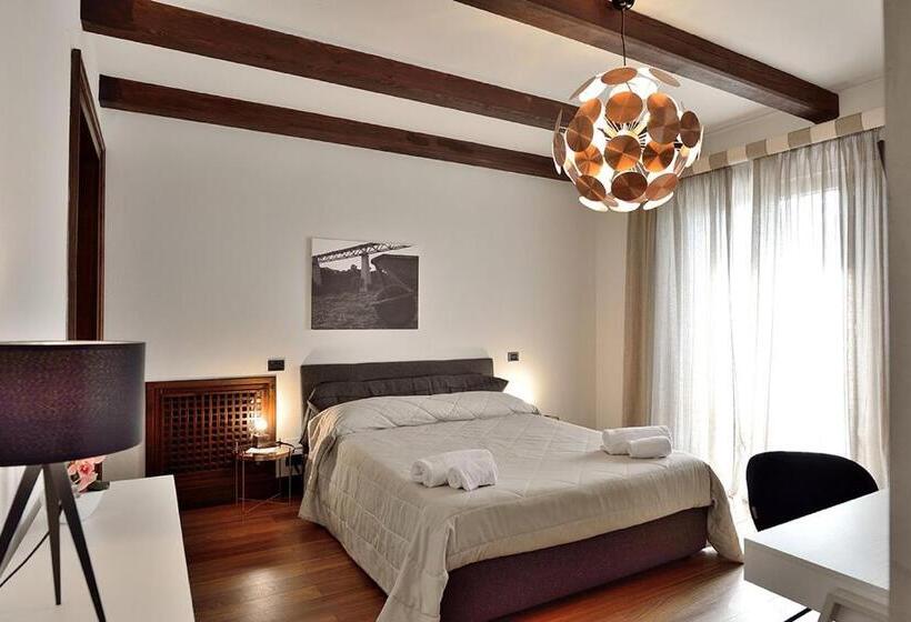 テラス付スイート, Casarealia