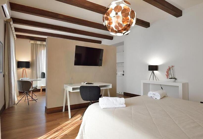 テラス付スイート, Casarealia