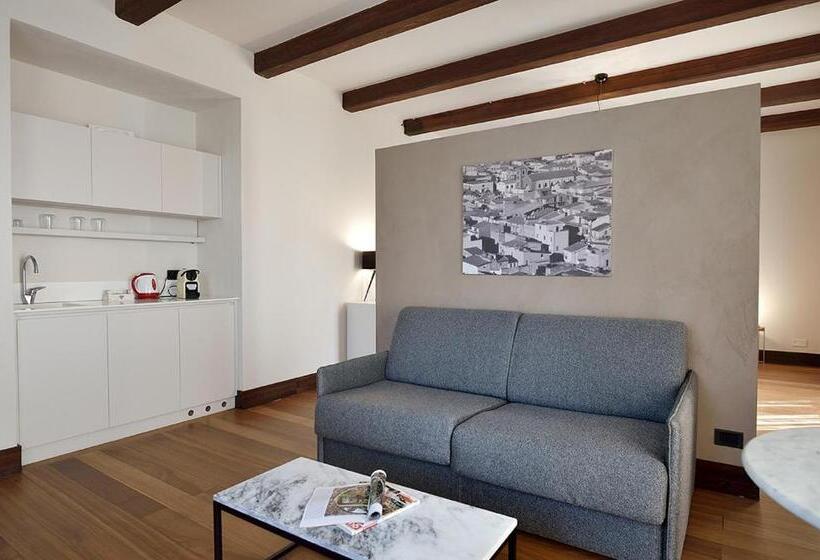 テラス付スイート, Casarealia