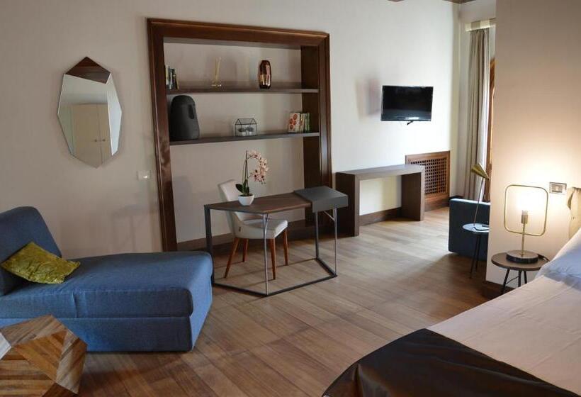 デラックスジュニアスイート, Casarealia