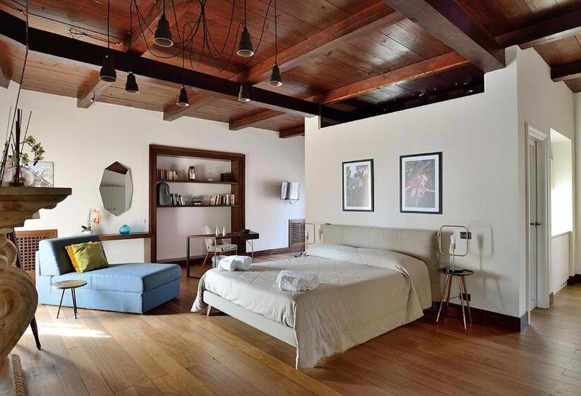 デラックスジュニアスイート, Casarealia