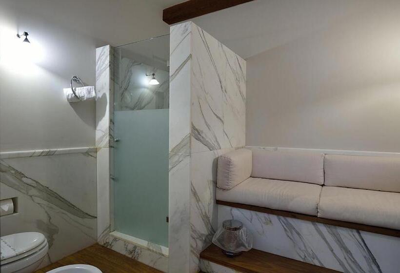 テラス付スイート, Casarealia