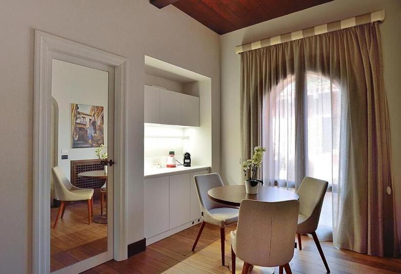 デラックスジュニアスイート, Casarealia