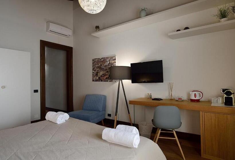 Номер Стандарт Вид на Море, Casarealia