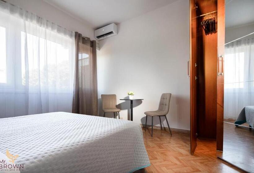 آپارتمان 1 خوابه با بالکن, Guest House Mr. Brown