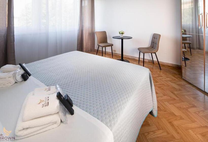 آپارتمان 1 خوابه با بالکن, Guest House Mr. Brown