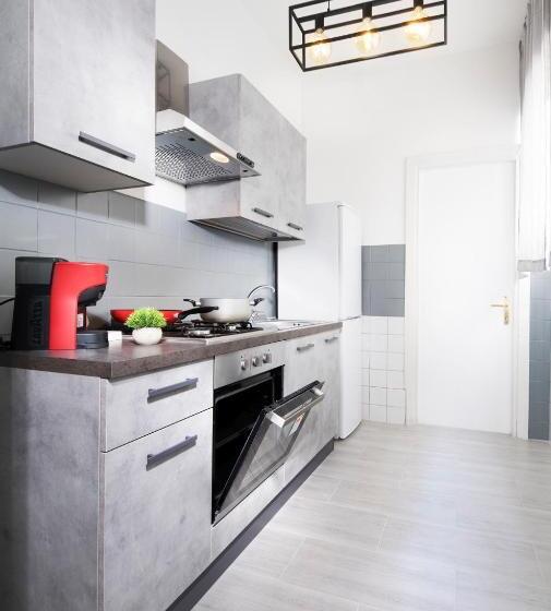 آپارتمان 1 خوابه با بالکن, Guest House Mr. Brown