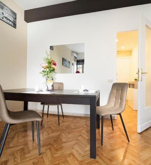 آپارتمان 1 خوابه با بالکن, Guest House Mr. Brown