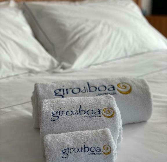 اتاق لوکس با چشم‌انداز دریا, B&b Giro Di Boa