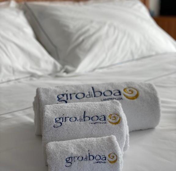 اتاق لوکس با بالکن, B&b Giro Di Boa