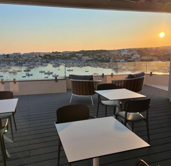 اتاق لوکس با چشم‌انداز دریا, B&b Giro Di Boa