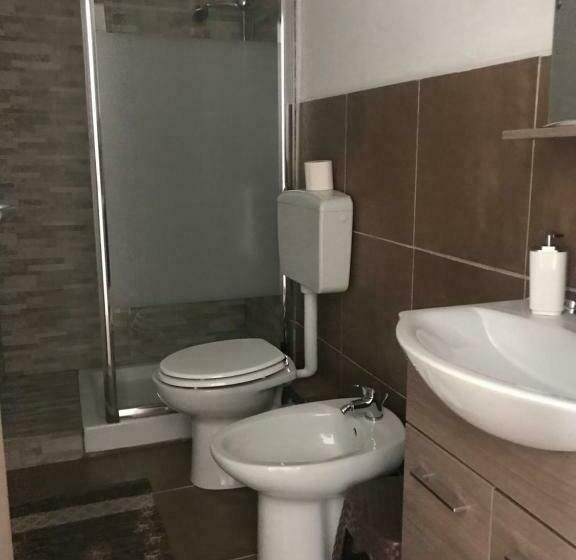 带大床的标准间, Bonorum