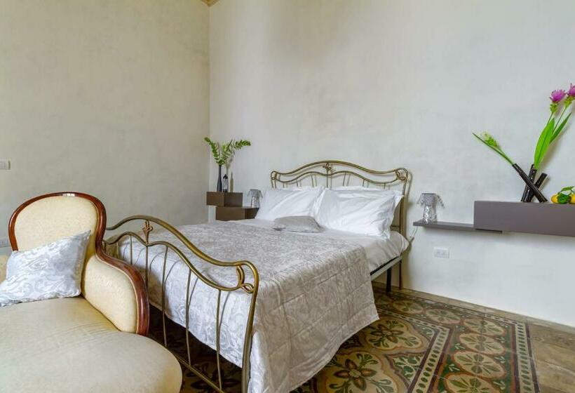 سوییت جونیور, Palazzo Cariddi