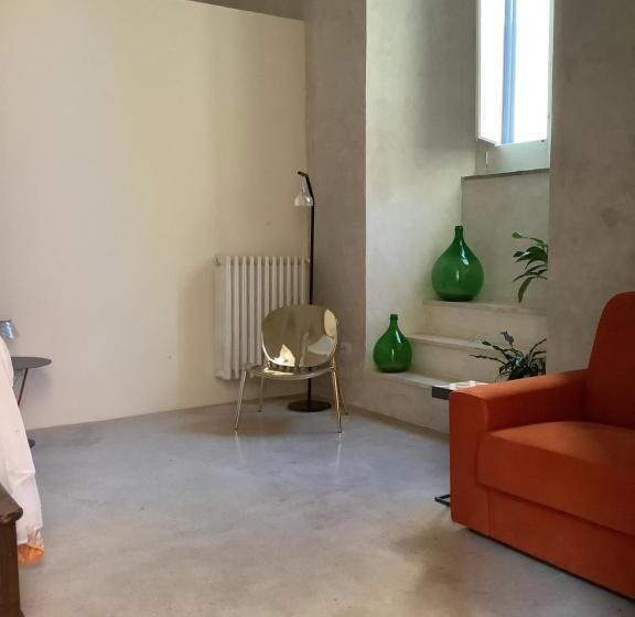 اتاق سوپریور با تخت بزرگ, Palazzo Cariddi