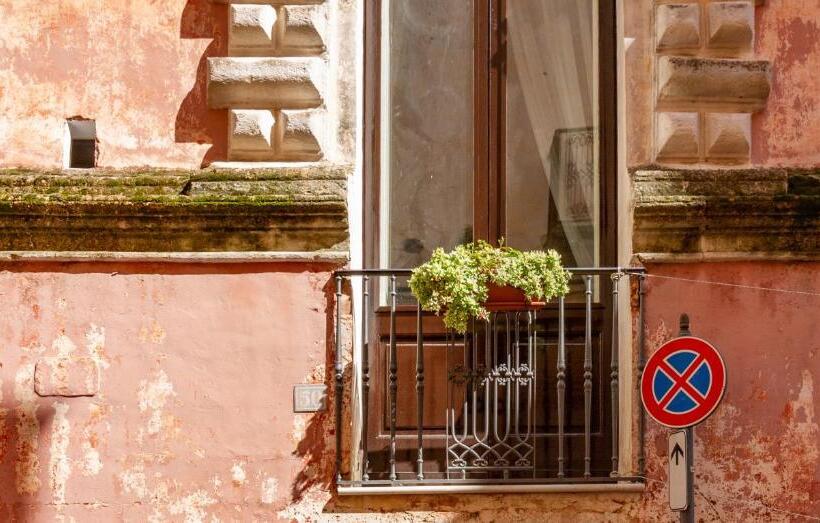 اتاق لوکس با بالکن, Palazzo Cariddi