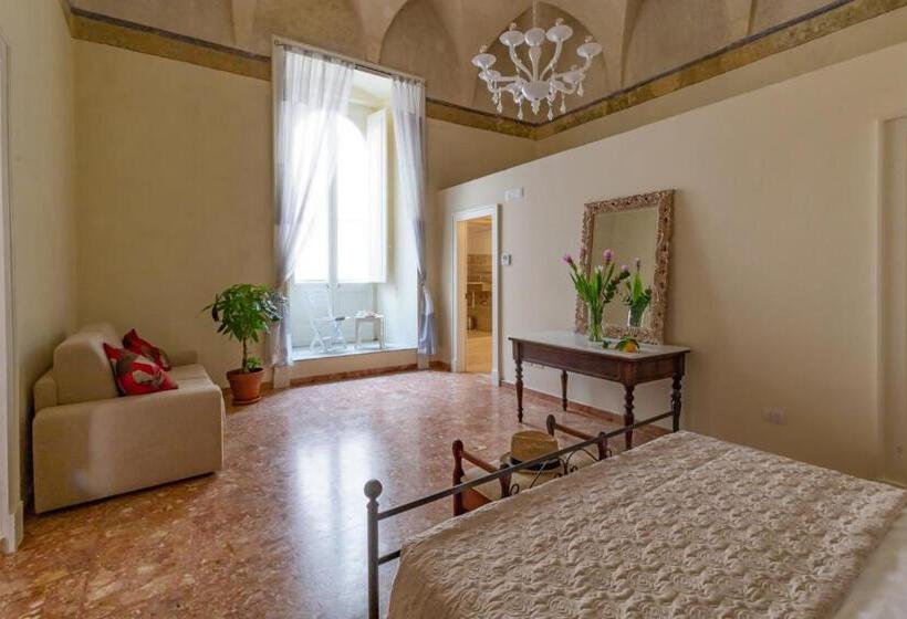 اتاق لوکس با بالکن, Palazzo Cariddi