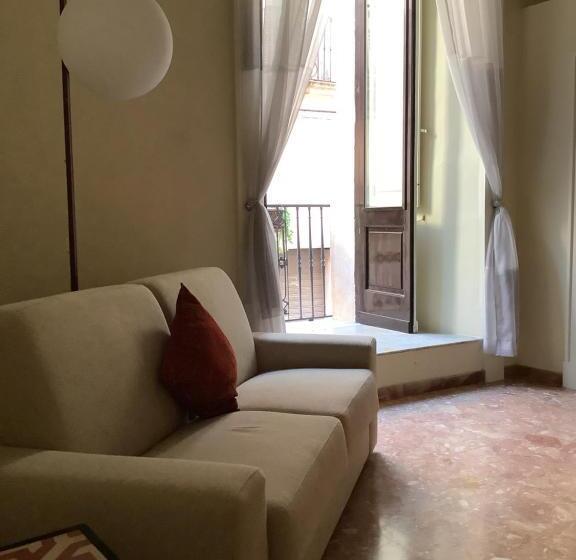 Номер Deluxe с Балконом, Palazzo Cariddi