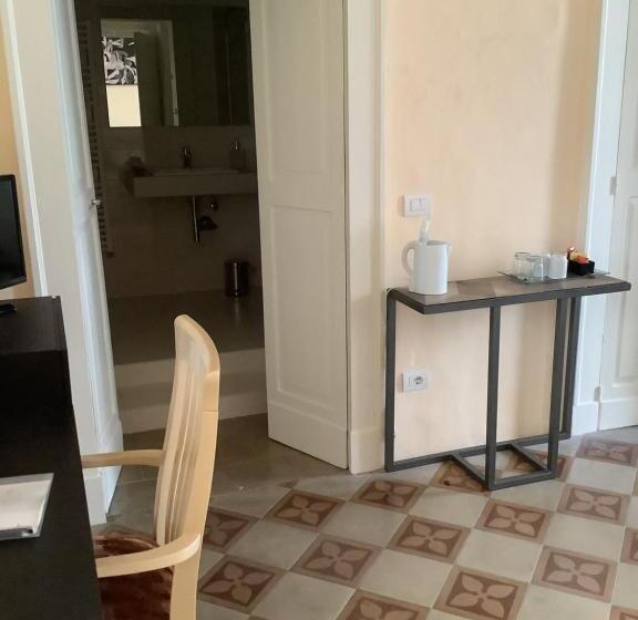 اتاق لوکس, Palazzo Cariddi