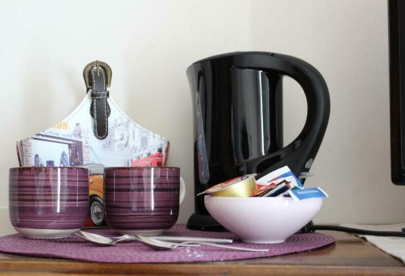 バルコニー付きスタンダードルーム, Bed And Breakfast Romantica Evasione