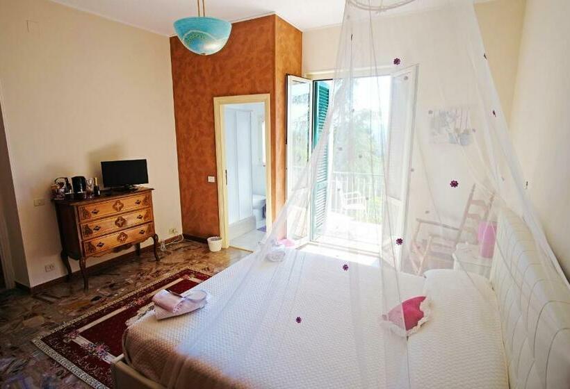 バルコニー付きスタンダードルーム, Bed And Breakfast Romantica Evasione