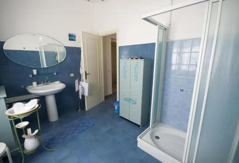 スタンダード4人部屋, Bed And Breakfast Romantica Evasione