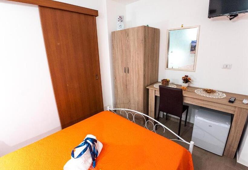 חדר בסיסי, La Scalinata